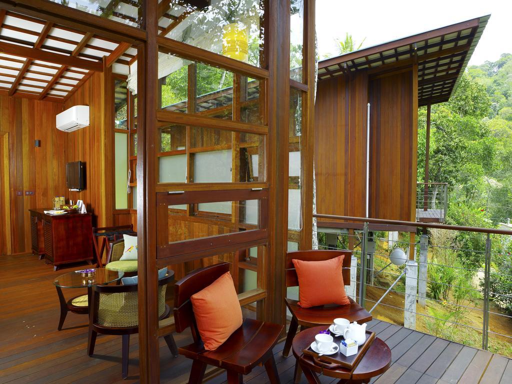 Niraamaya Retreats Cardamom Club Thekkady Esterno foto